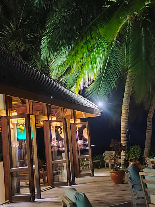 Gastro Vilamendhoo Island Resort & Spa