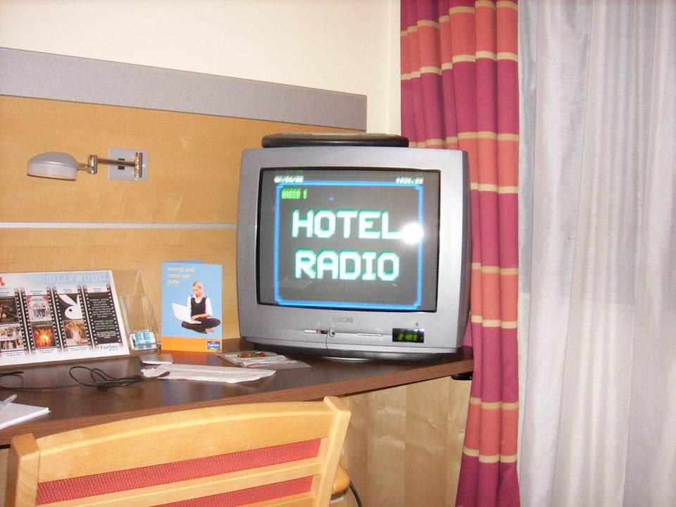 Hotel Radio Holiday Inn Express London Croydon