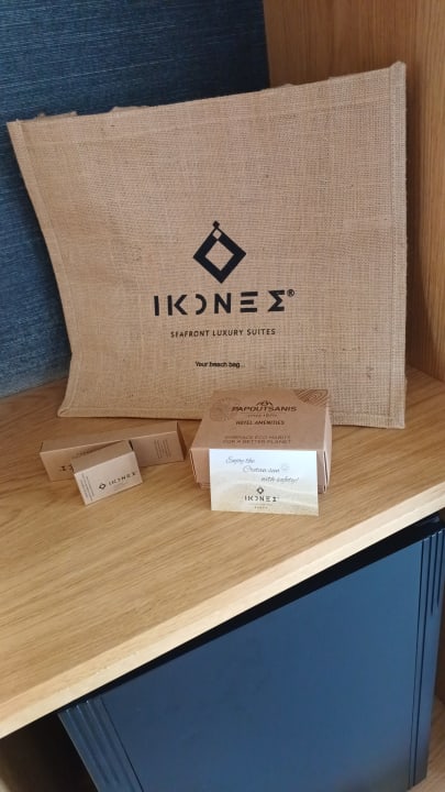 Zimmer Ikones Seafront Luxury Suites
