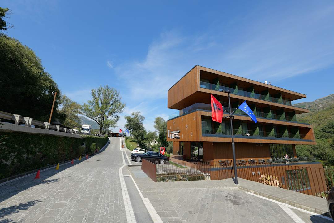 Außenansicht Uji i Ftohte Hotel