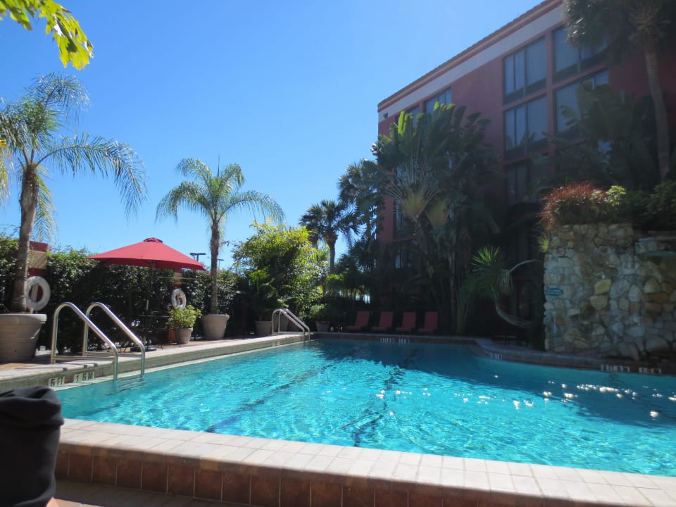 Wunderschön und beheizt Doubletree by Hilton Fort Myers at Bell Tower Shops