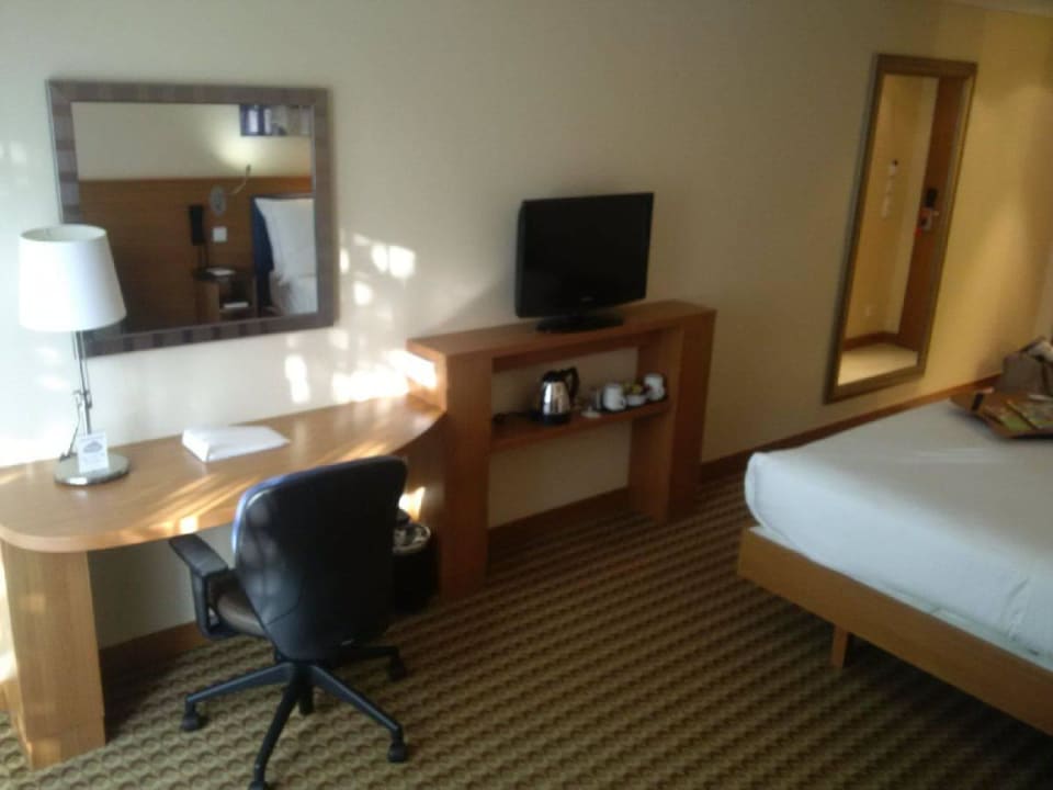 Zimmer Hampton by Hilton Berlin City West