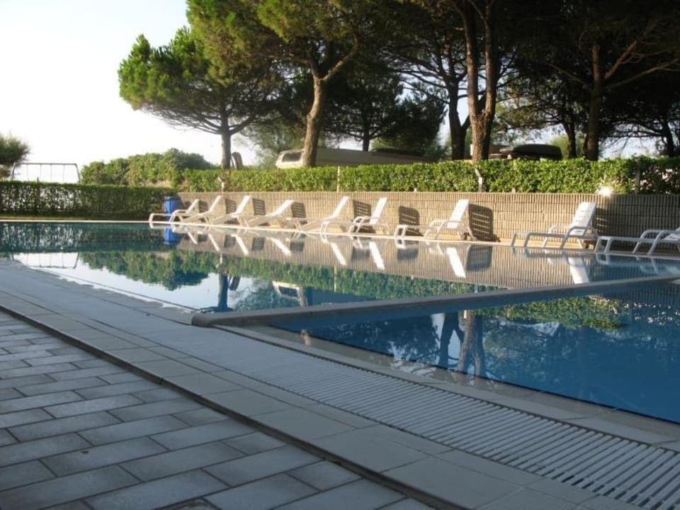 Verlassener Pool Hotel Fenix