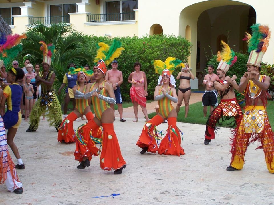 Tanzgruppe des Iberostar Iberostar Selection Hacienda Dominicus