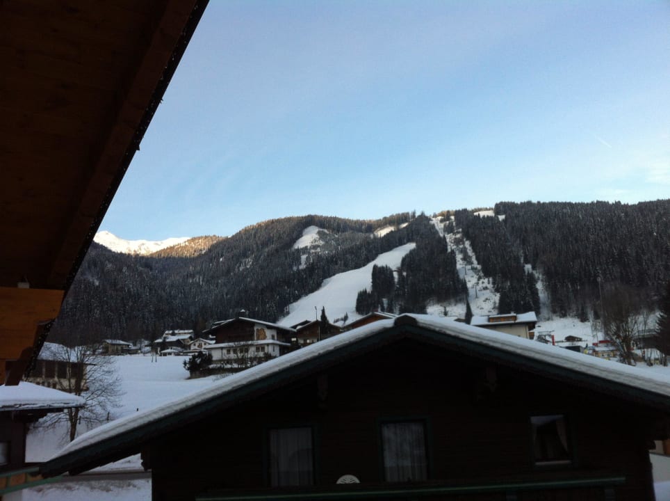 Blick vom Balkon zum Lift Hotel Salzburgerhof