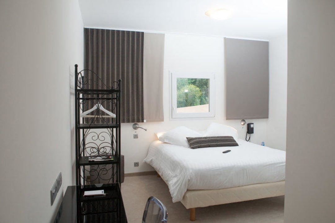 Chambre2 Hotel Kyriad Frejus Centre
