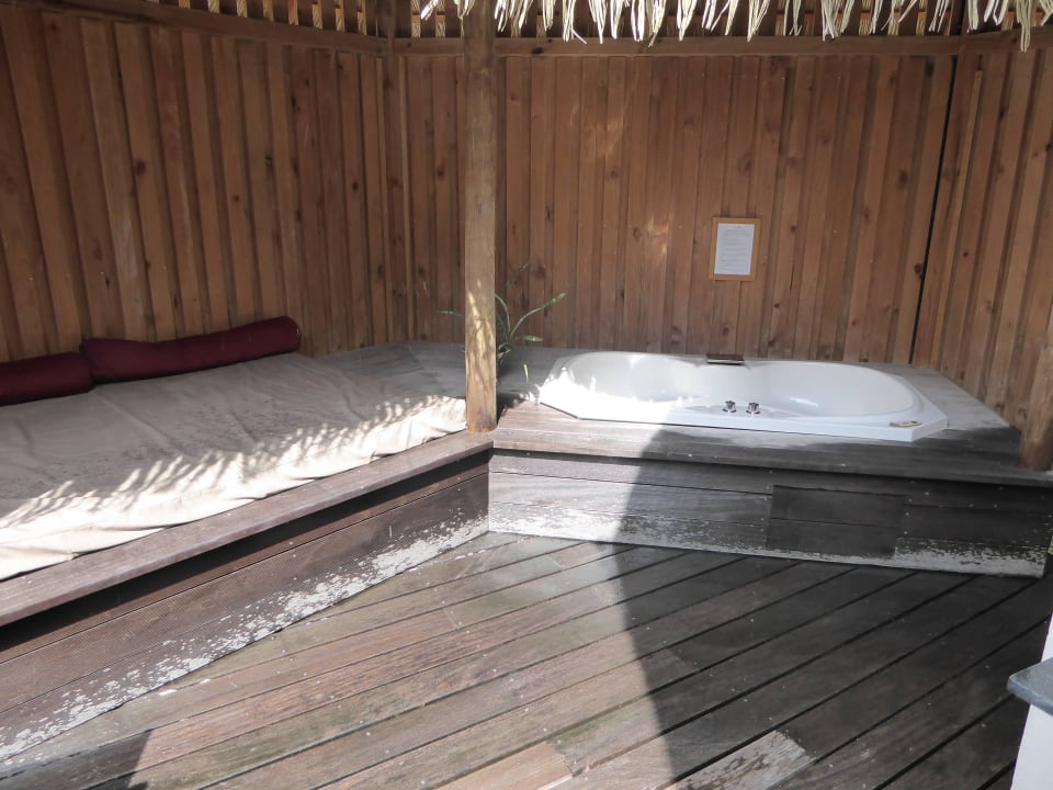 Jacuzzi Beach Villa Marlin Komandoo Island Resort & Spa - Adults only