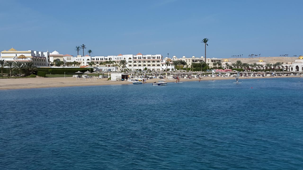 Strand und Hotel vom Meer  Old Palace Resort Sahl Hasheesh