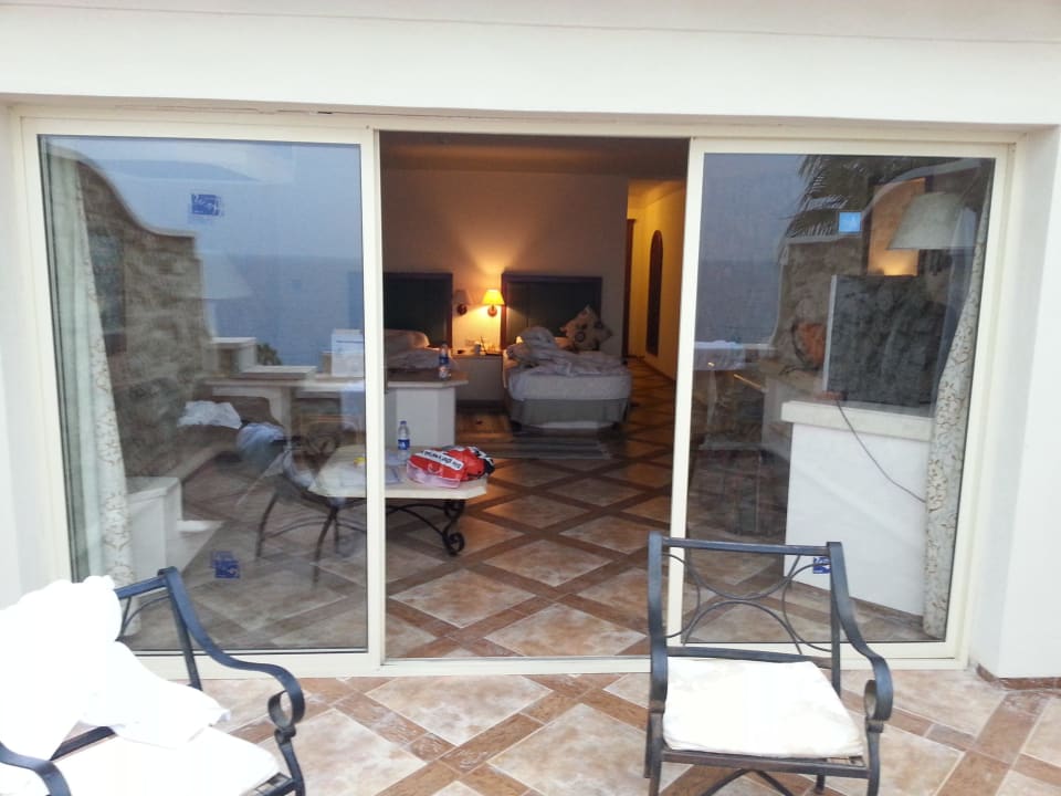 Blick von der Terrasse ins Zimmer Pickalbatros Citadel Resort