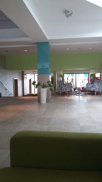 Eingang Rezeption Hotel Borjana