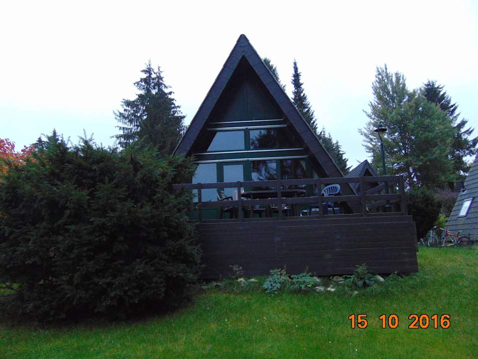 Unsere Hütte vom Garten aus Holiday home Ferienpark Am Waldsee 1