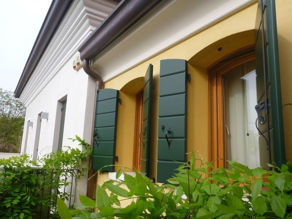 Zimmer seitlich gelegen von aussen mit Balkon B&B Al Piccolo Clarin