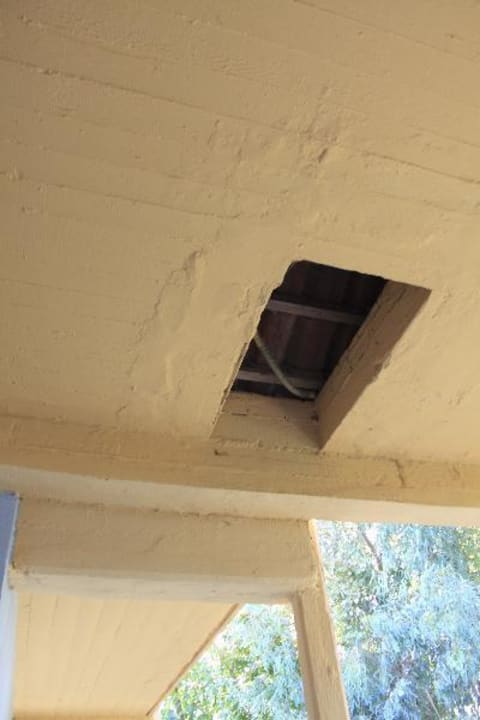 Löcher und Beton Domes Aulūs Zante, Autograph Collection