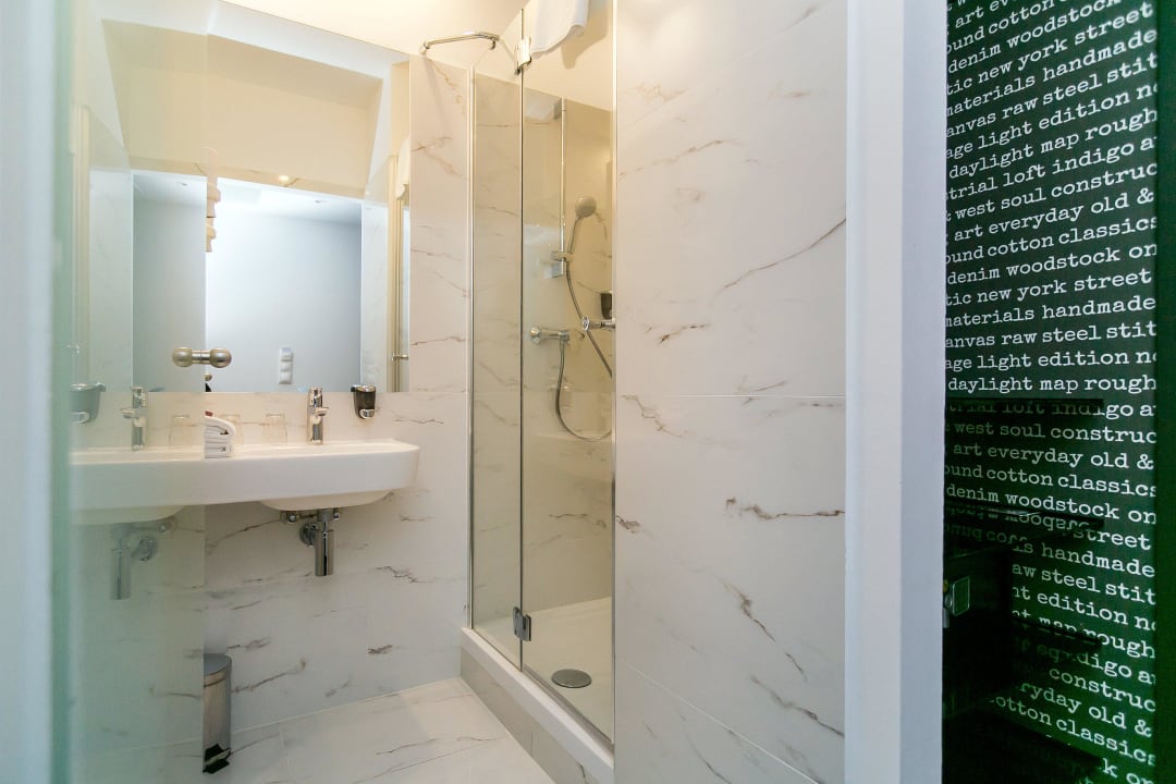 ROOMbach Hotel Budapest Center - Guest Bathroom Roombach Hotel Budapest Center