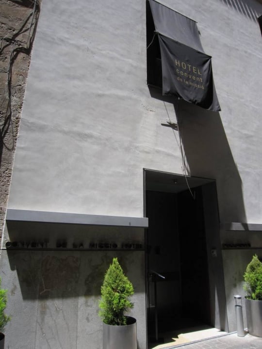 Entrance Hotel Convent de la Missio