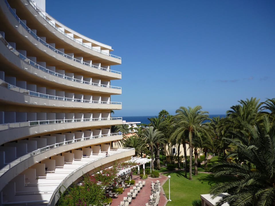 Und im Hintergrund das Meer Hotel Riu Palace Palmeras