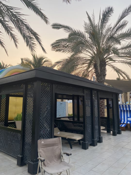 Pool DoubleTree by Hilton Resort & Spa Marjan Island