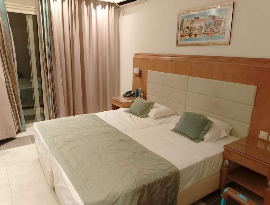 Zimmer Natura Park Village Hotel & Spa