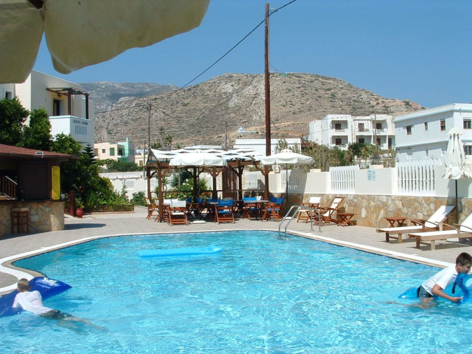 Pool und Poolbar Arkasa Bay Hotel