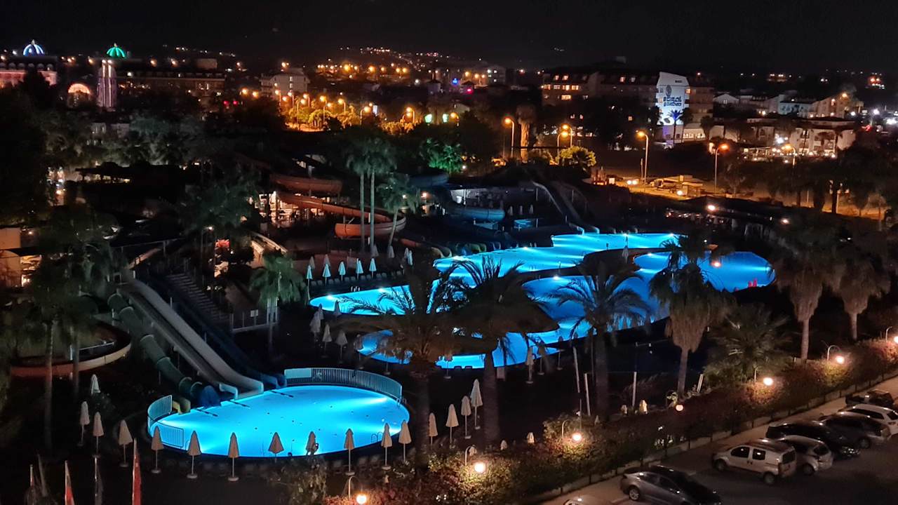 Pool VONRESORT Golden Coast