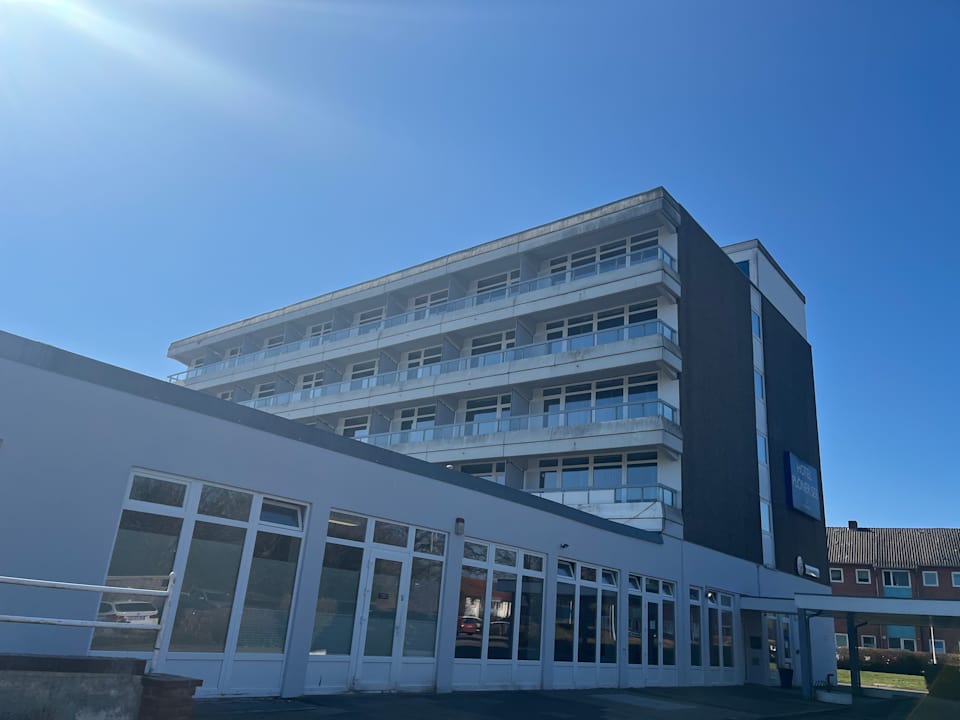 Außenansicht Hotel Plöner See by Tulip Inn