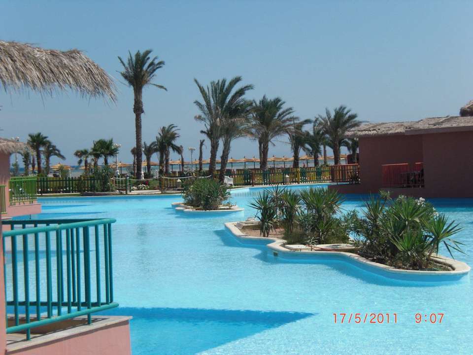 Blick vom Bungalowbalkon  Titanic Beach Spa & Aqua Park