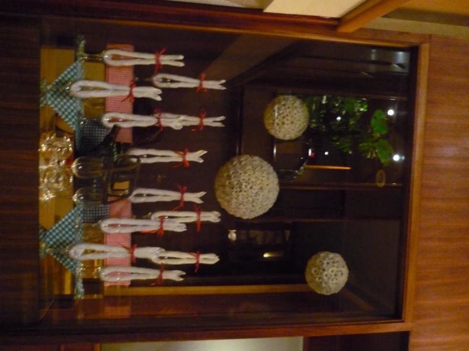 Dekoration vor dem Restaurant Hotel Exagon Park