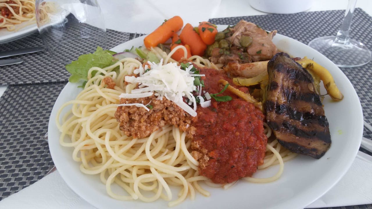 Lunch Asterias Beach Resort