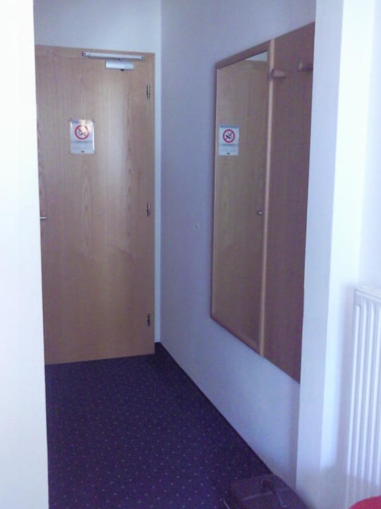 Blick zur Tür/ Flur Hotel Bischofhof Jasmin Vital