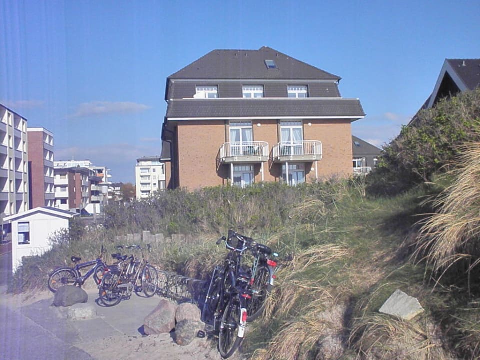 Westseite=Meerseite von den Dünen aus Strandhotel Sylt