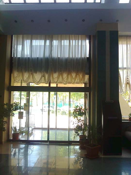 Entrance Best Western Hotel Savoy