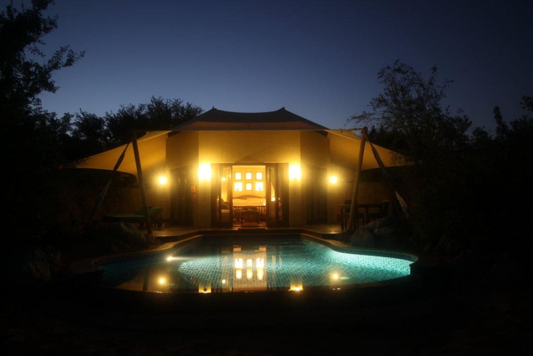 Beleuchtung am Abend Al Maha, A Luxury Collection Desert Resort & Spa