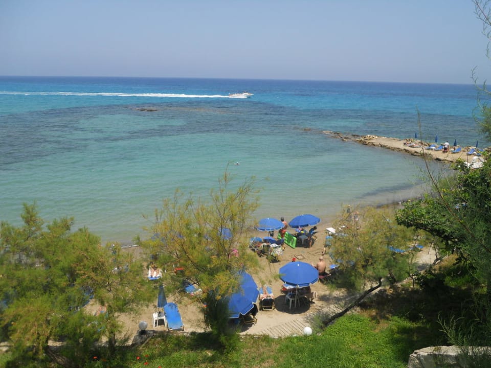 Zatoka lewa z plażą Alexandra Beach Resort & Spa