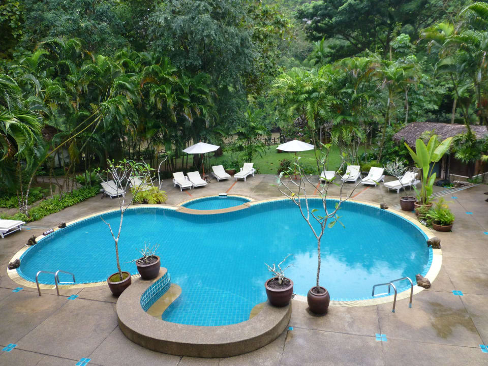 Blick vom Restaurant auf Pool Hotel River Kwai Resotel