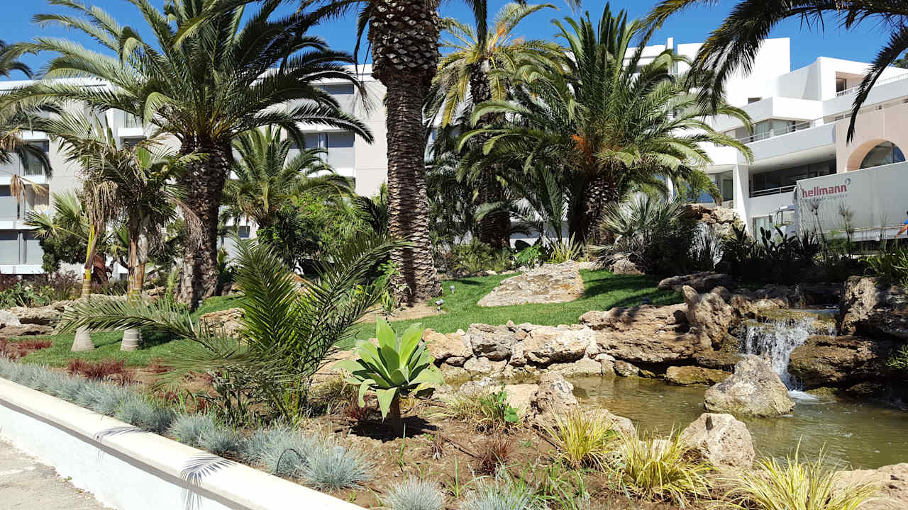 Gartenanlage Caravia Beach Hotel