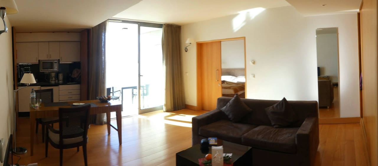 Geräumiges Wohnzimmer Hotel Golden Residence