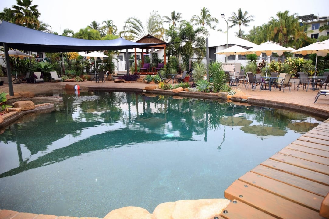 Pool Island Leisure Resort