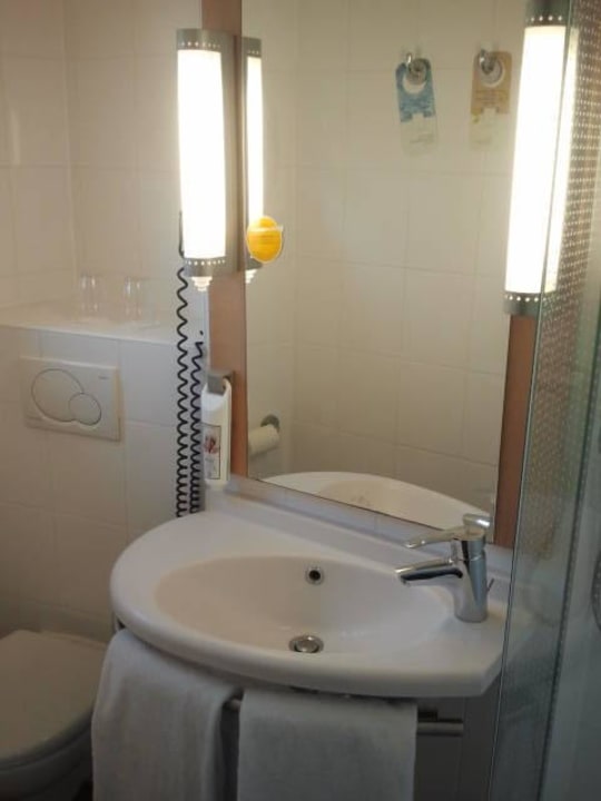 Kleines Bad ibis Heidelberg Hauptbahnhof