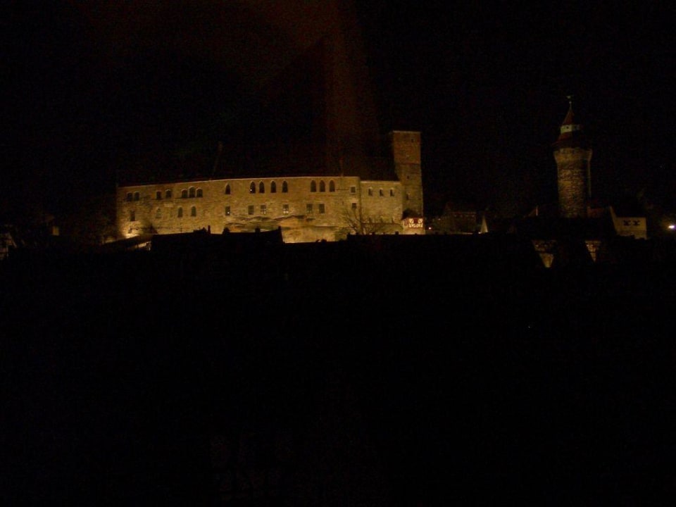 Ausblick aus einem Zimmer im 6. Stock Burghotel