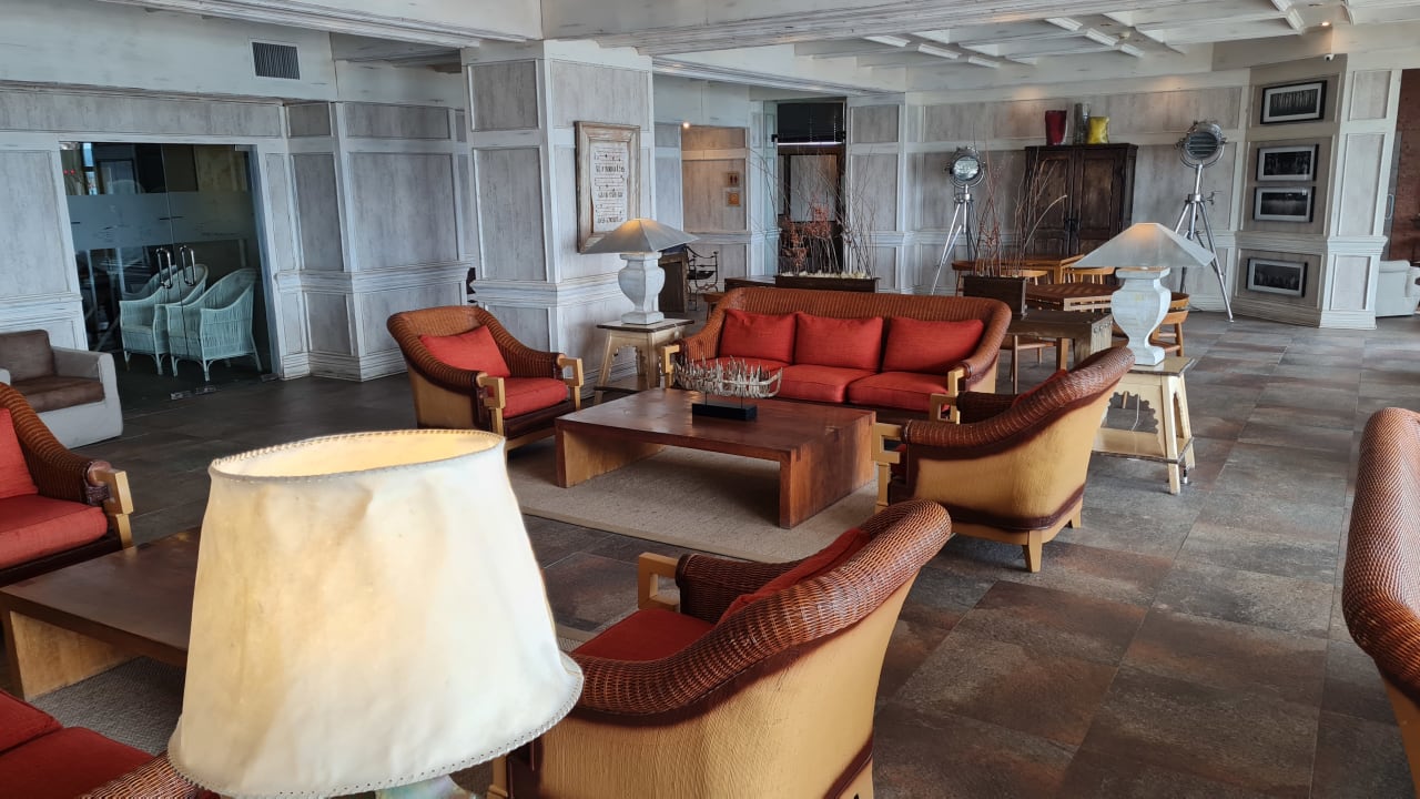 Lobby Hotel CostAustralis