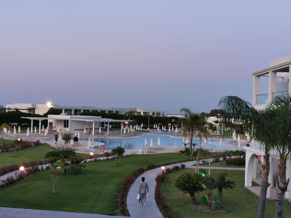 Gartenanlage Asterias Beach Resort