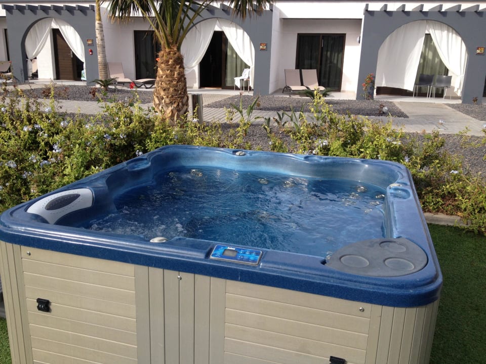 Jacuzzi R2 Romantic Fantasia Suites - Adults only