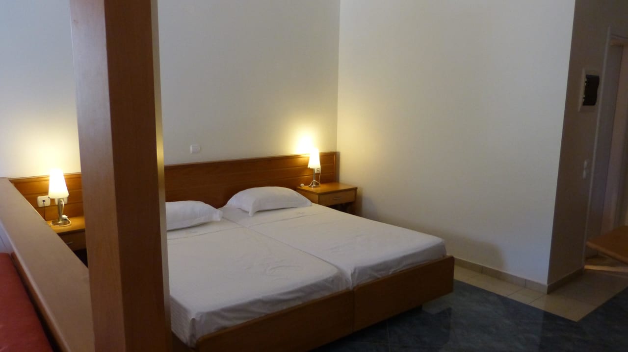 Zimmerblick 1 Ithea Suites Hotel