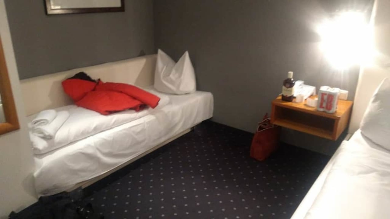 Trzecie łóżko, można było rozsunąć Arthotel Restaurant Pfeffermühle