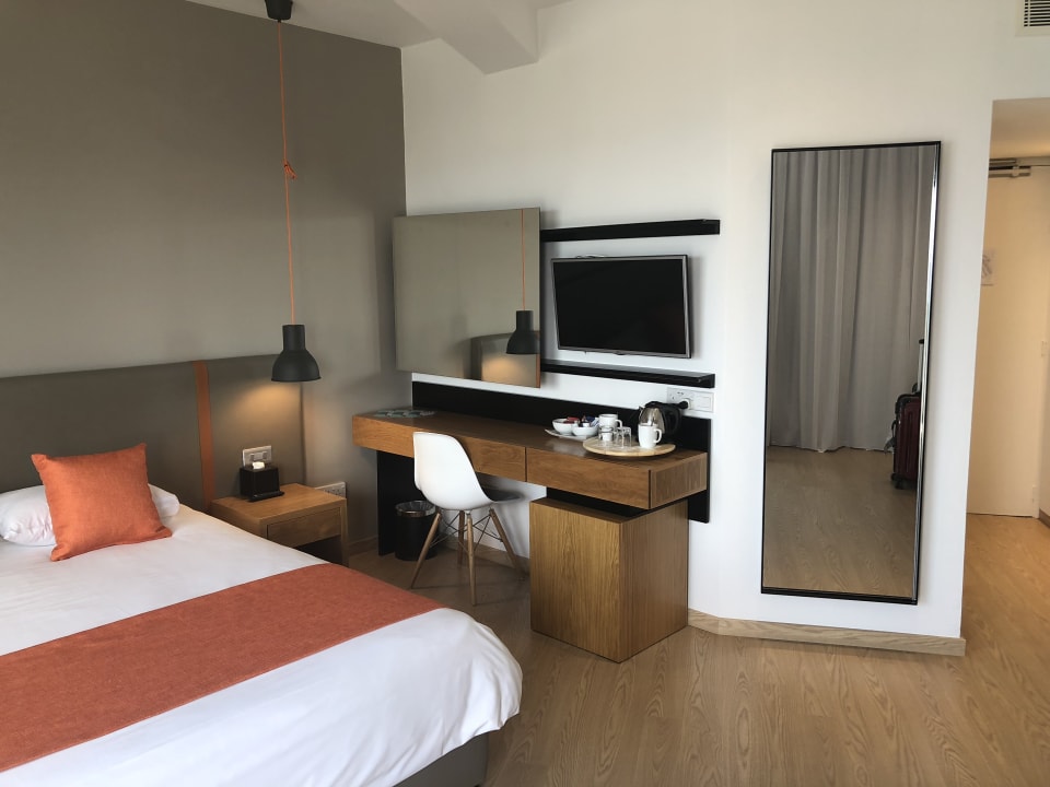 Zimmer Crystal Springs Beach Hotel