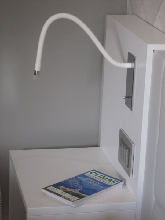 Designbeispiel: Lampe am Nachttisch Hotel Castello Lake Front