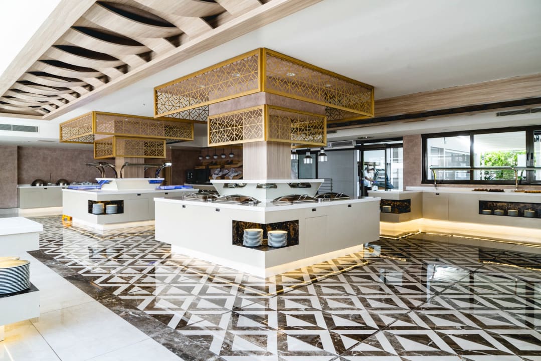 Gastro Emre Beach & Emre Hotel