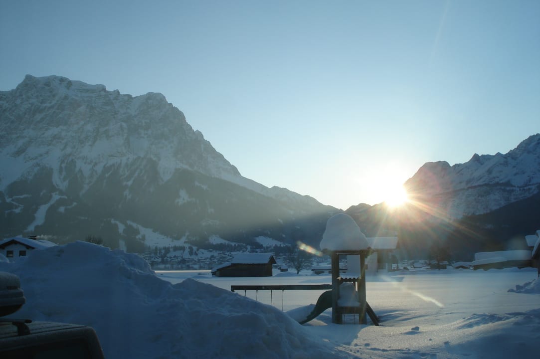 Gartenanlage B&B Gästehaus Alpenblick Lermoos