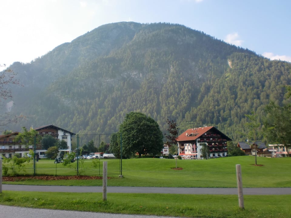 Golfplatz  nebenan Alphaus Aparthotel