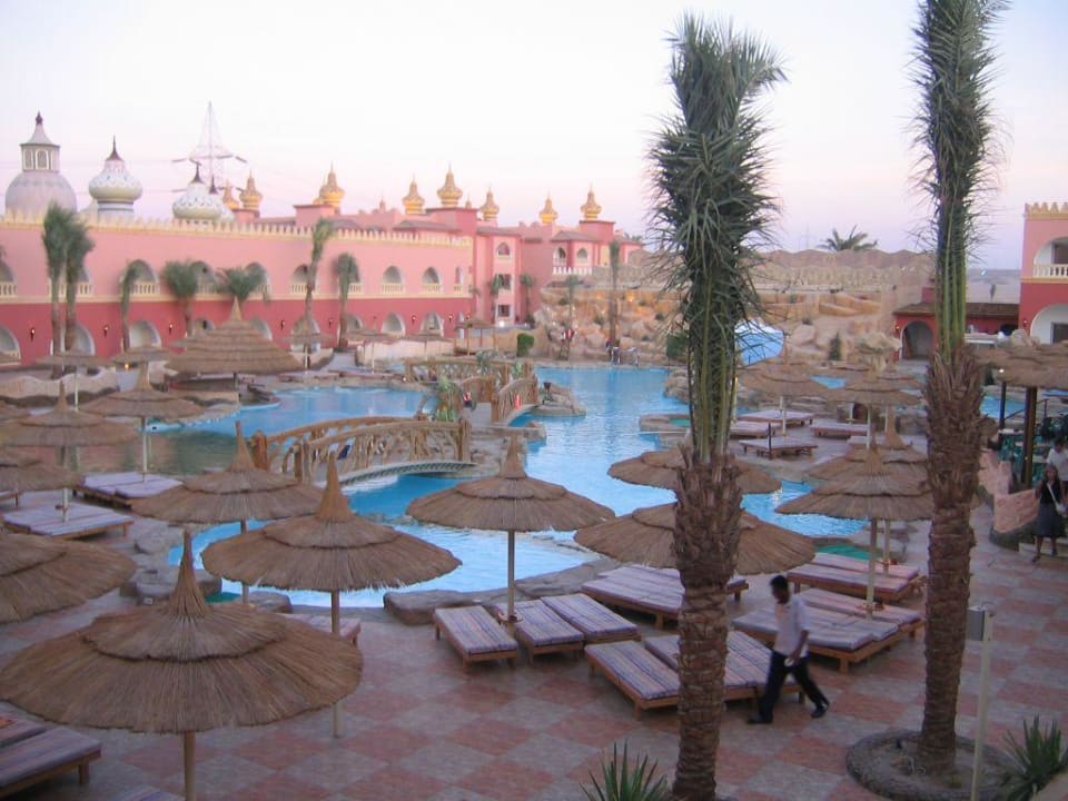 Hauptppol mit Animationsprogramm Pickalbatros Alf Leila Wa Leila Resort - Neverland Hurghada